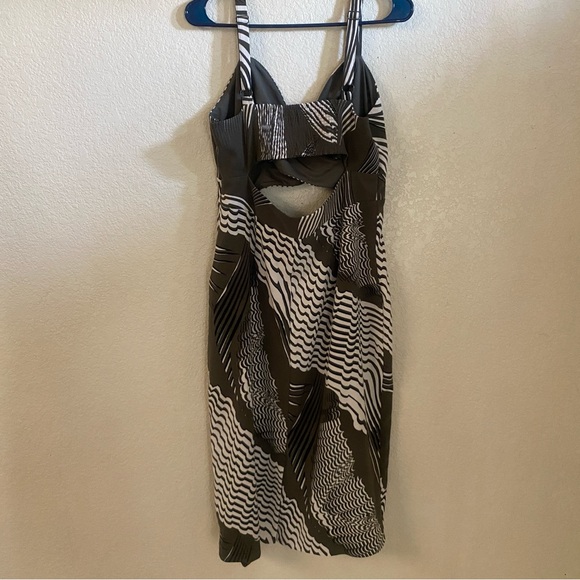 Express sweetheart neckline cut out dress - Picture 3 of 4